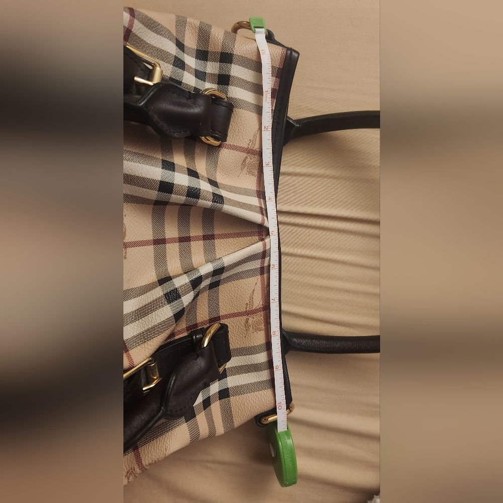 Authentic Burberry checkered bag - Picture 8 of 8